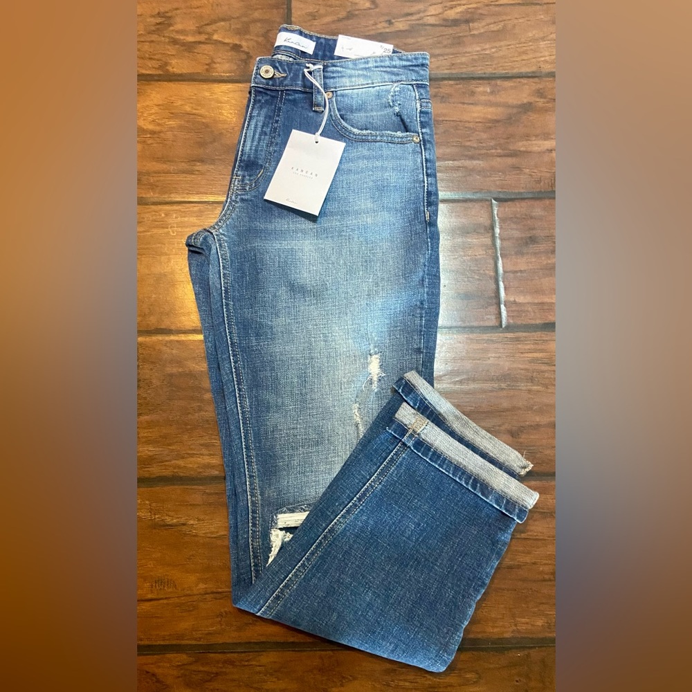 NWT KanCan Relaxed Fit Distressed Jeans